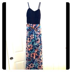 Maxi dress with fitted top and flowy floral bottom